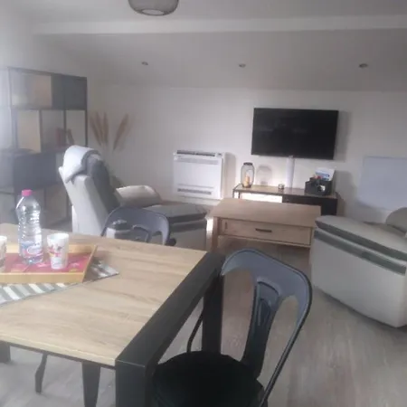 Au Fil Du Bois Apartment