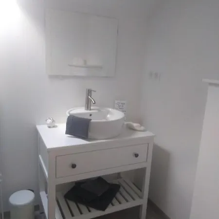 Au Fil Du Bois Apartment *