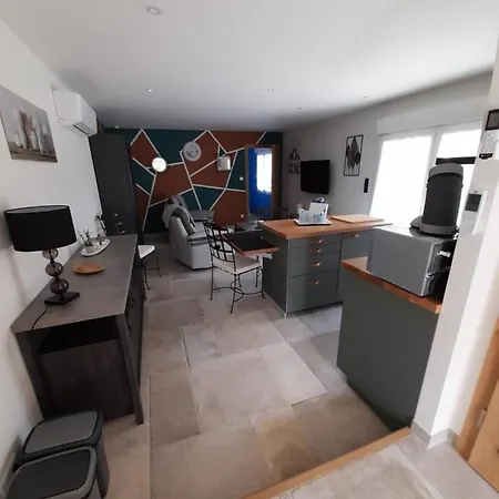 Au Fil Du Bois Apartment *